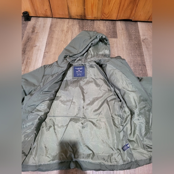 Green Hooded Puffer Coat - Picture 8 of 16